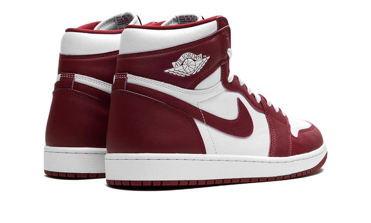"Team Red" Air Jordan 1 Retro High OG DZ5485 160 - product image from the listing.