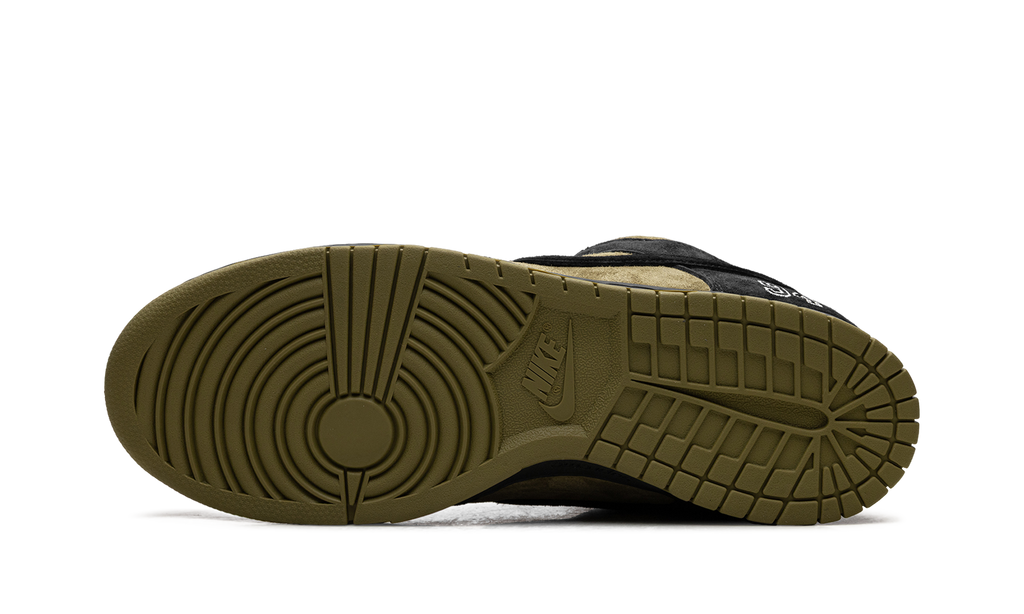 "Supreme - Camper Green" SB Dunk Low HQ8487 300 - product image from the listing.