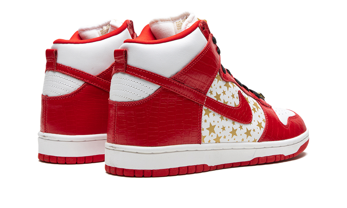 "Supreme - Red Stars (2003)" SB Dunk High Pro 307385 161 - product image from the listing.
