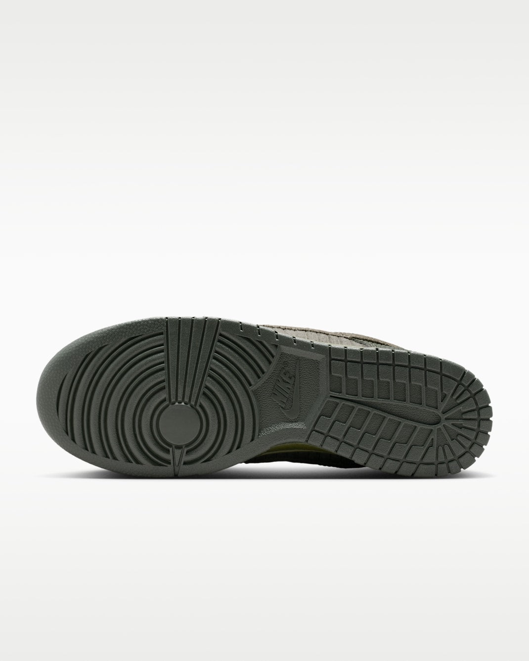 Cargo Khaki — Nike Dunk Low Premium Sneaker IB7746-300