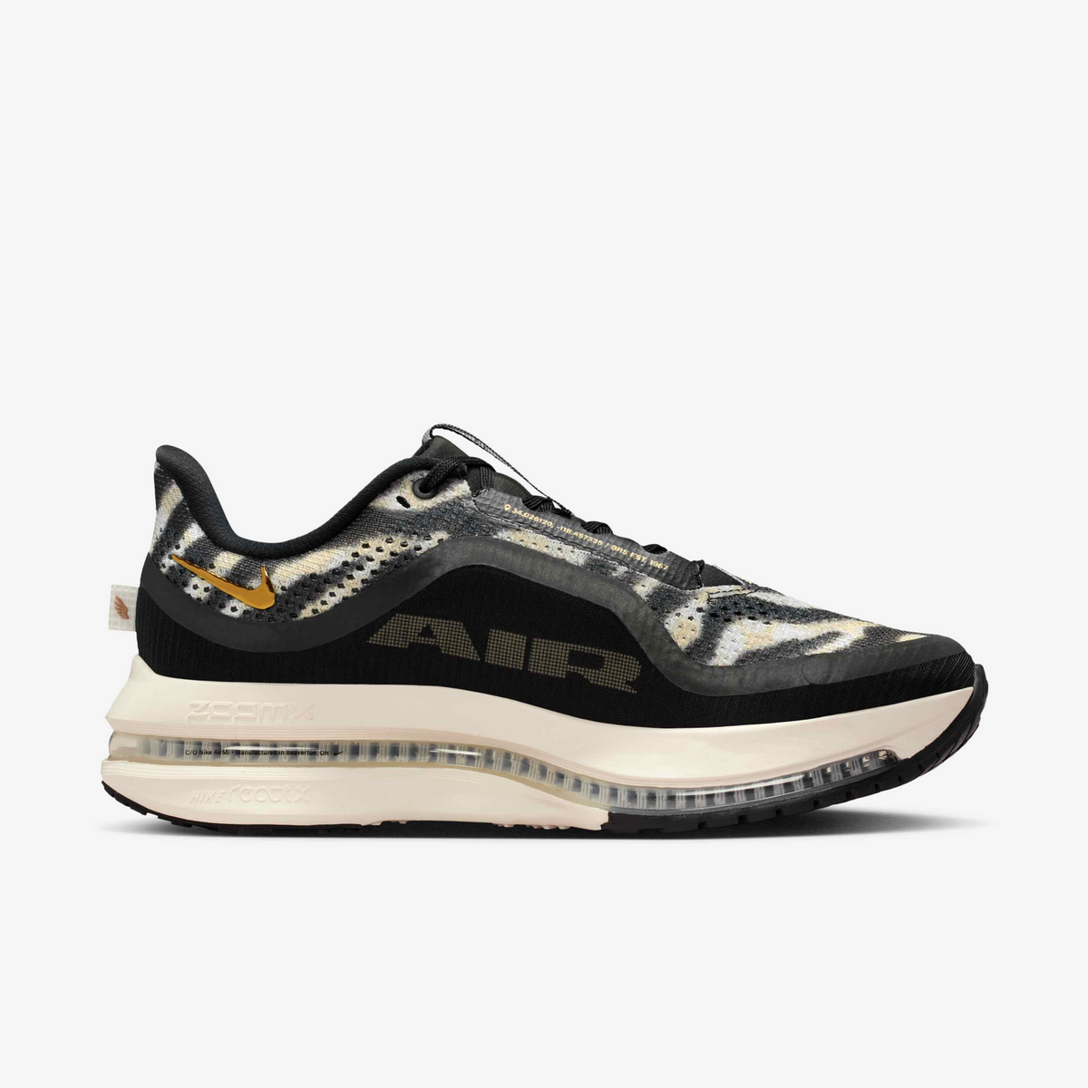 Zebra — Nike Pegasus Premium Sneaker IQ0368-010