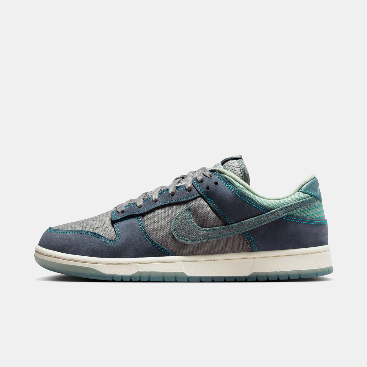 Pencil Point — Nike Dunk Low Retro SE Sneaker IH1942-002