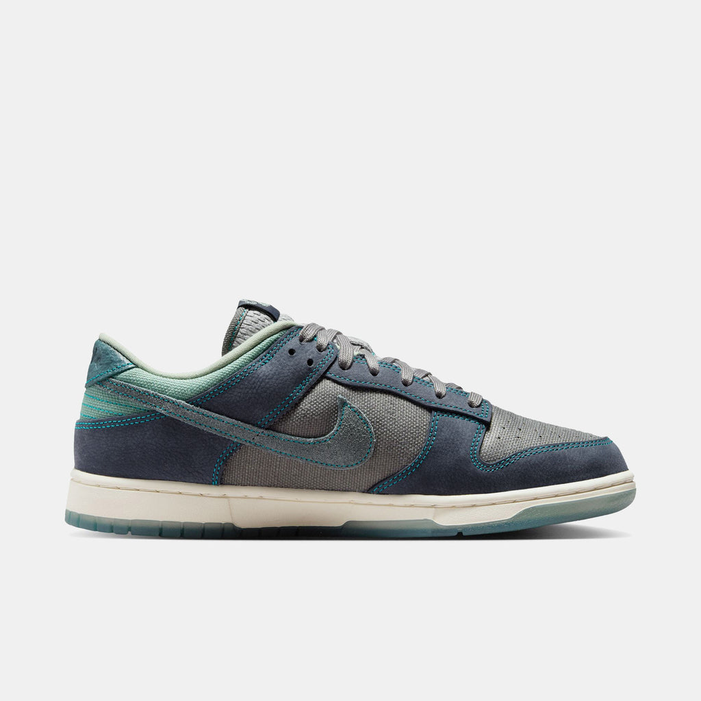 Pencil Point — Nike Dunk Low Retro SE Sneaker IH1942-002