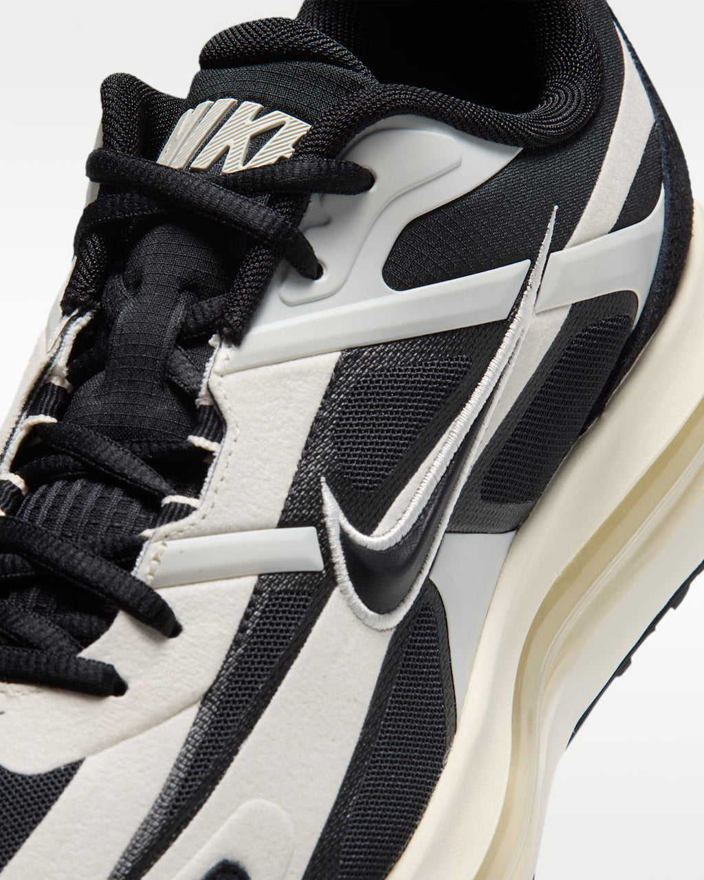 Pale Ivory Black — Nike Air Max Metro Sneakers IW4935-102