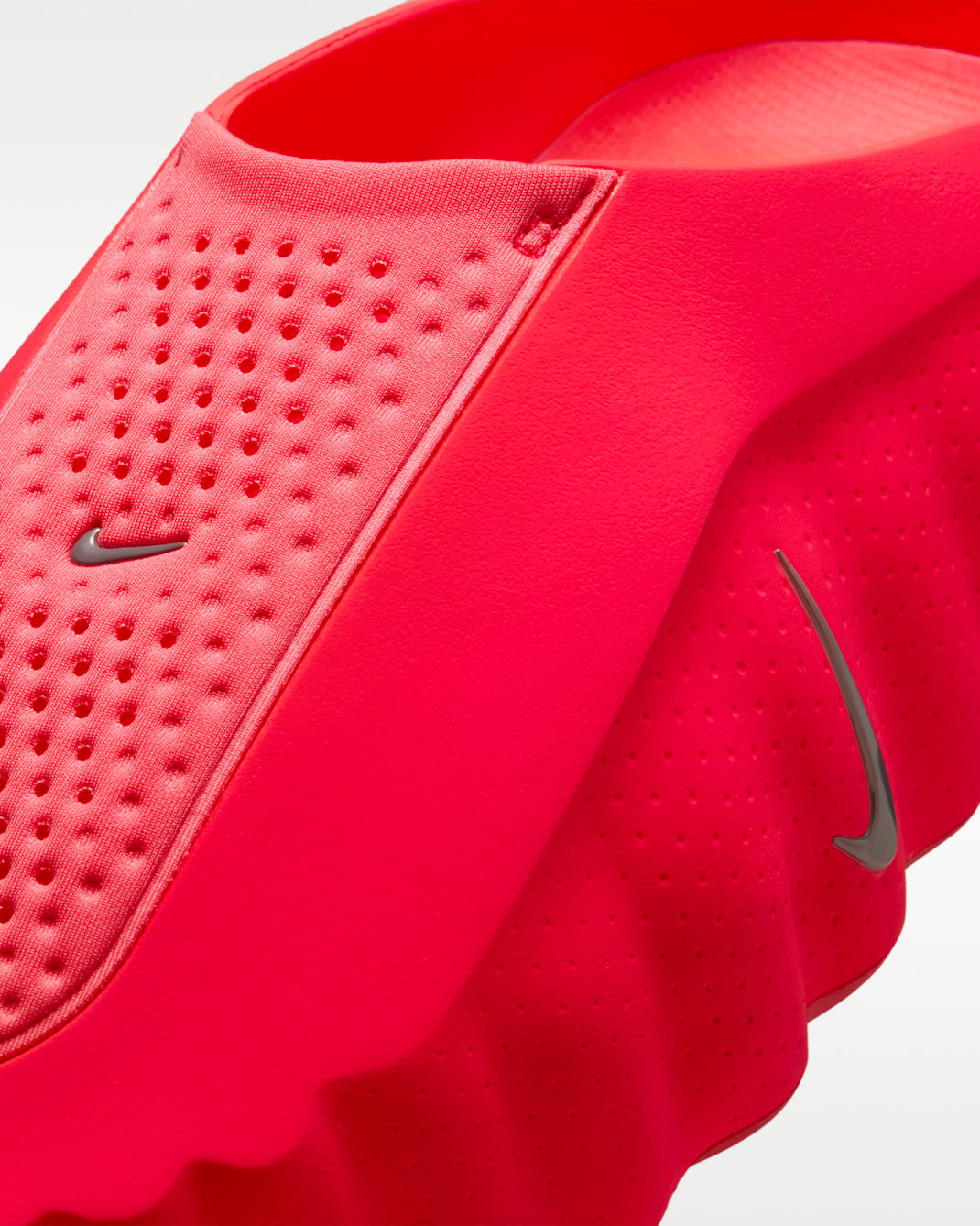 Solar Red — Nike Mind 001 HQ4307-600