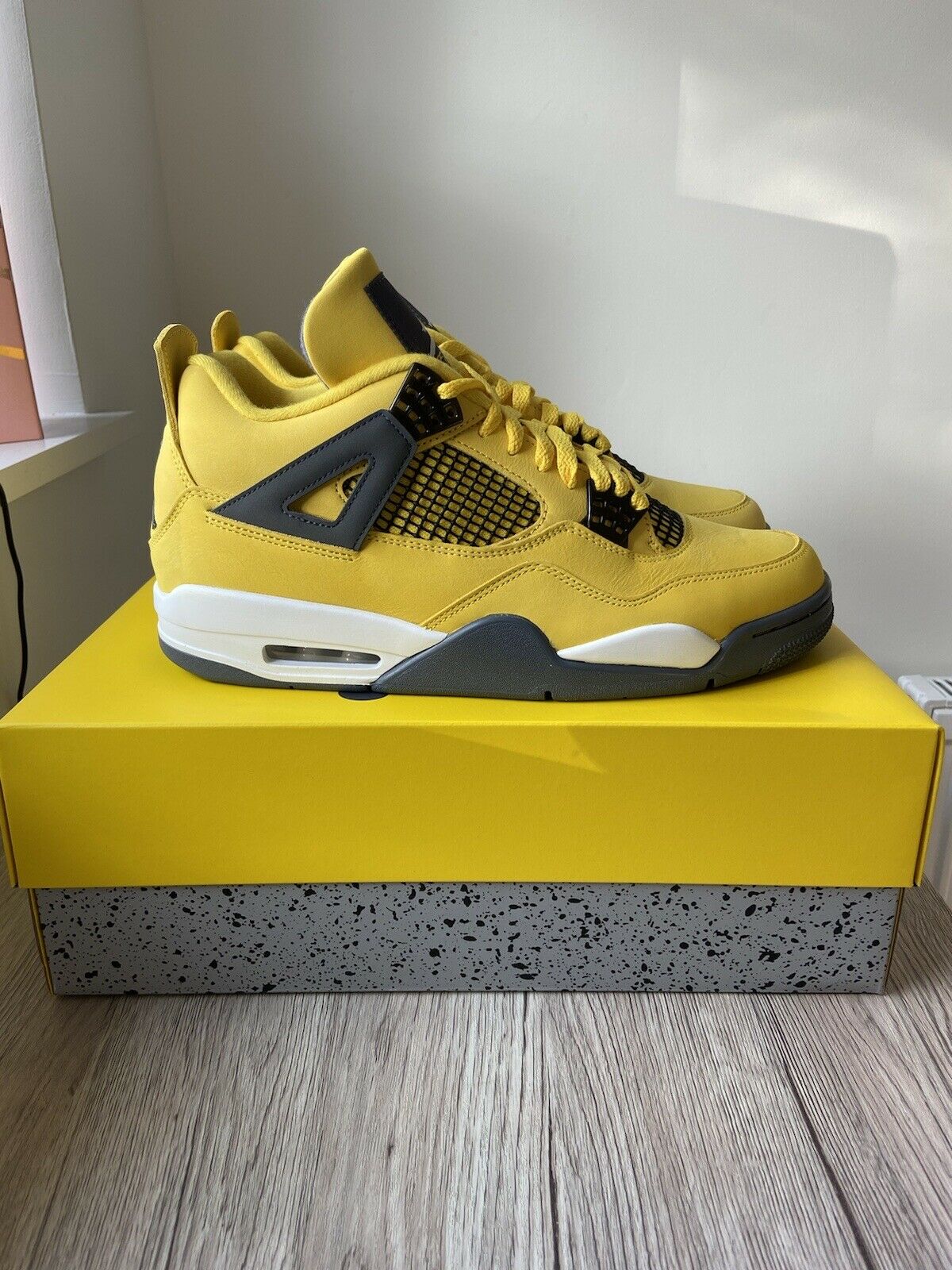 Lightning (2021) — Jordan 4 Retro