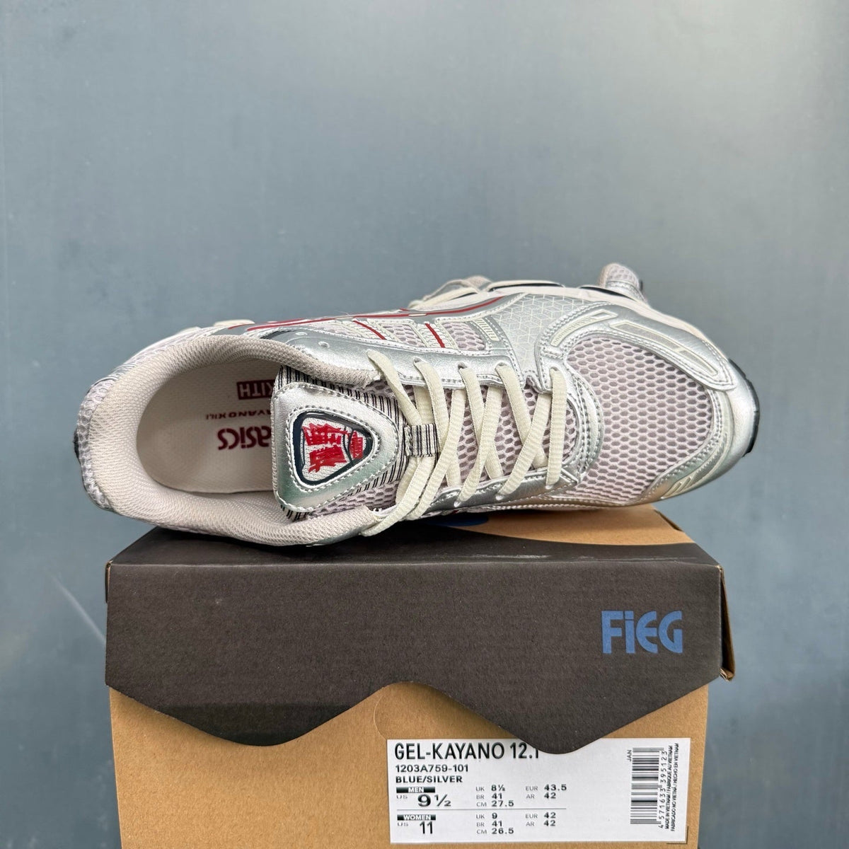 ASICS GEL-KAYANO 12.1 Sneakers in Blue Silver 1203A759-101 - product image from the listing.