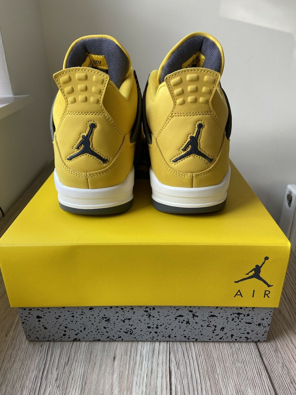 Lightning (2021) — Jordan 4 Retro