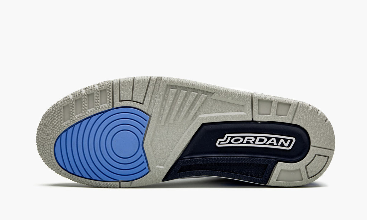 UNC — Air Jordan 3 Retro