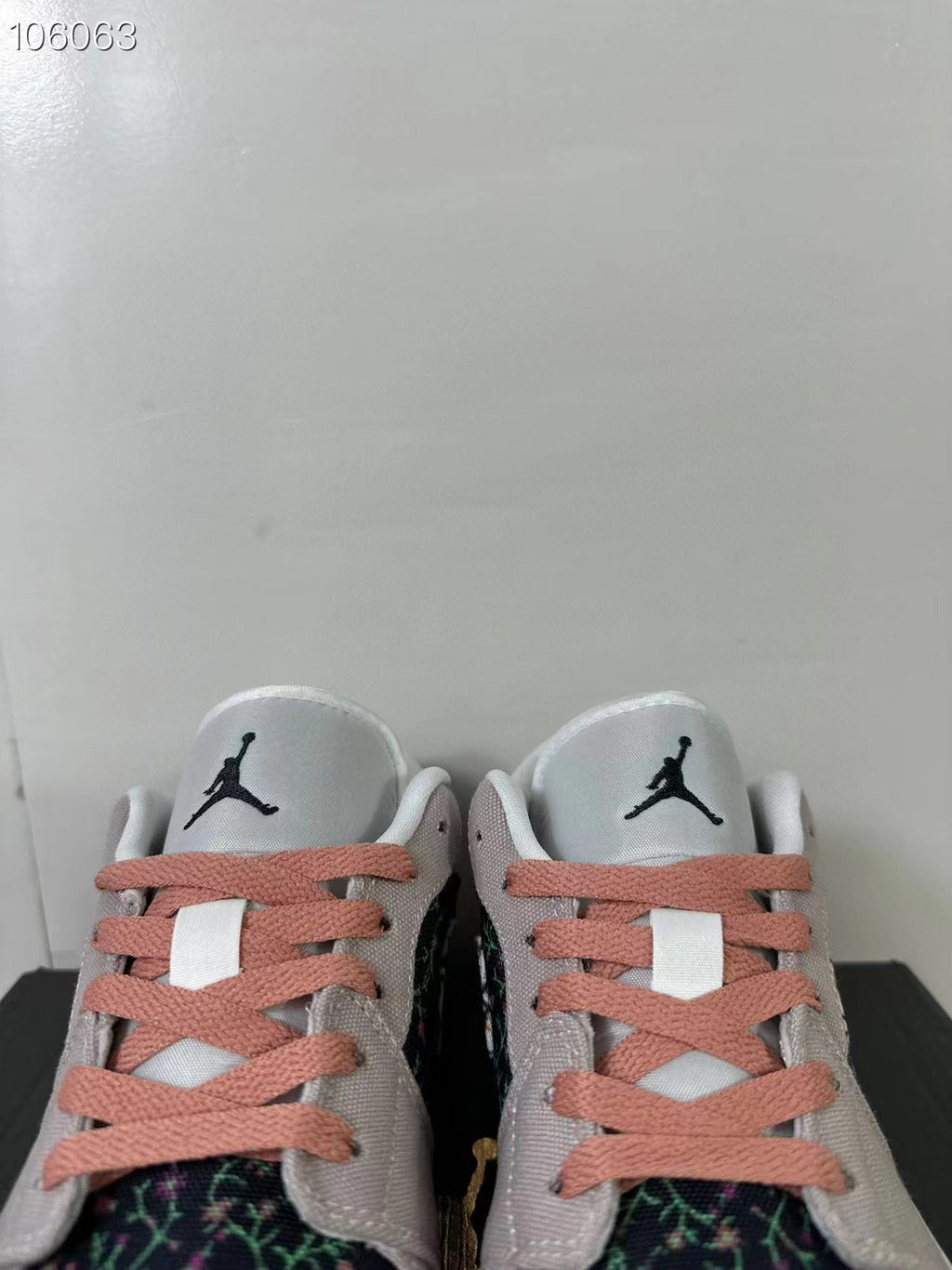 Air Jordan 1 Low SE GS Platinum Violet Sneakers FJ3445-001 - product image from the listing.