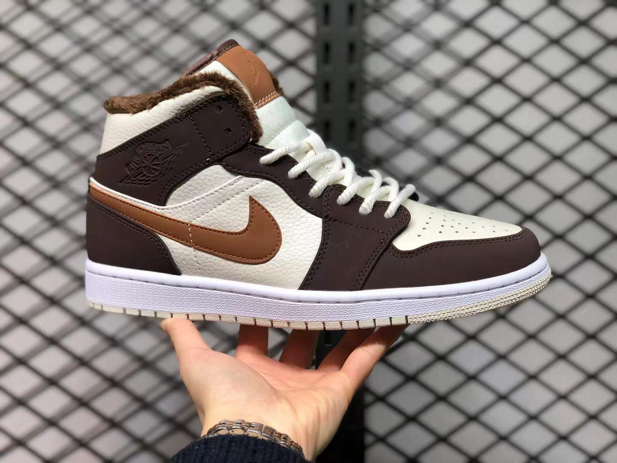 Brown Basalt Oatmeal (W) — Jordan 1 Mid SE