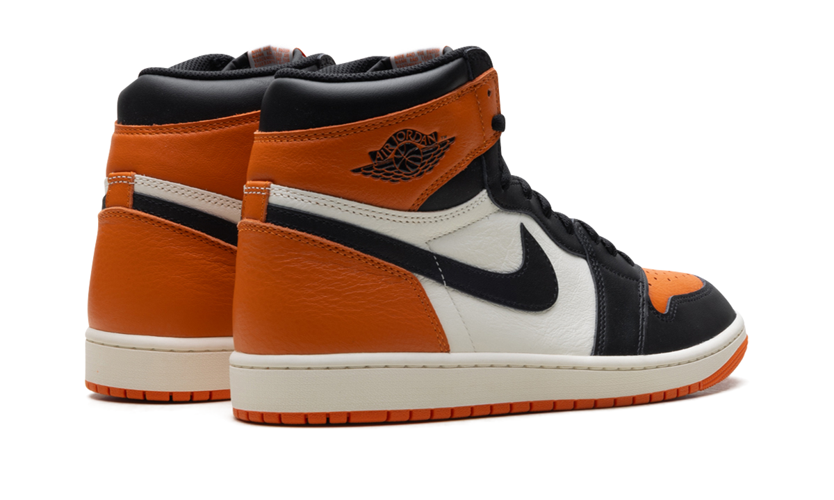 "Shattered Backboard (2025)" Air Jordan 1 High OG DZ5485 008 - product image from the listing.