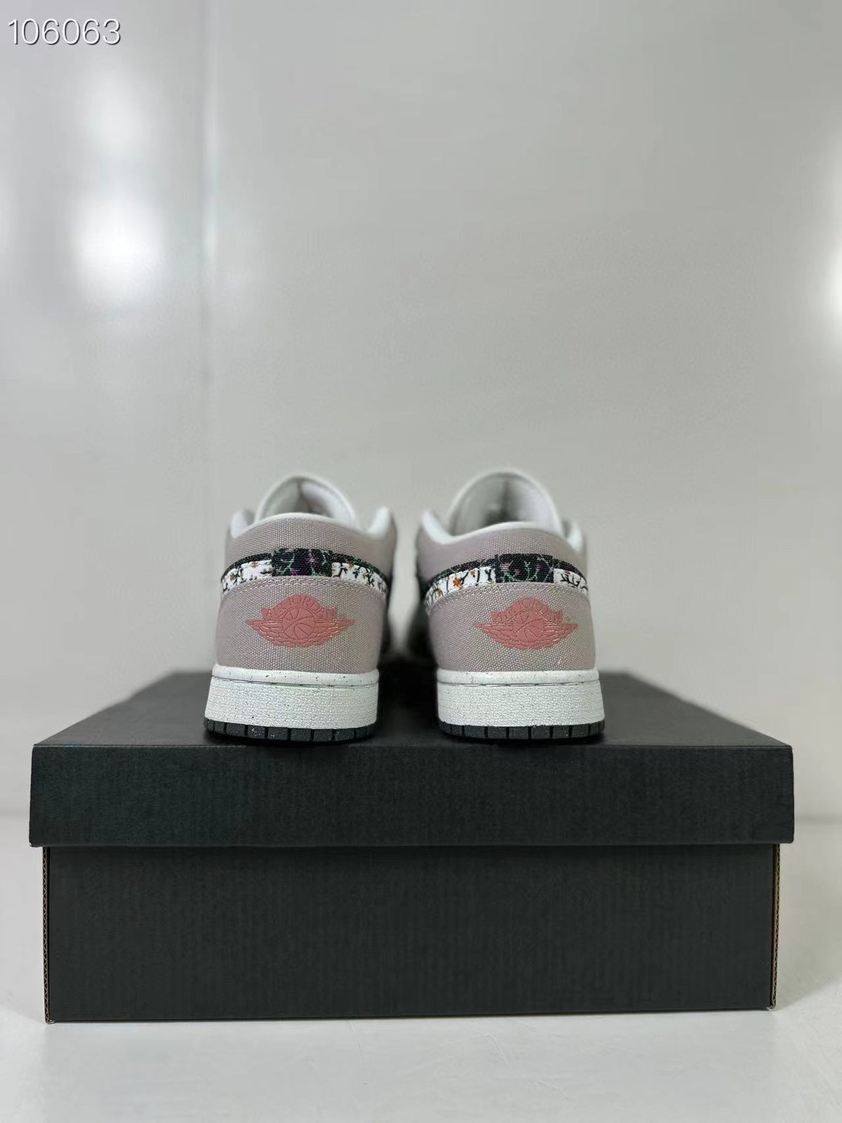 Air Jordan 1 Low SE GS Platinum Violet Sneakers FJ3445-001 - product image from the listing.