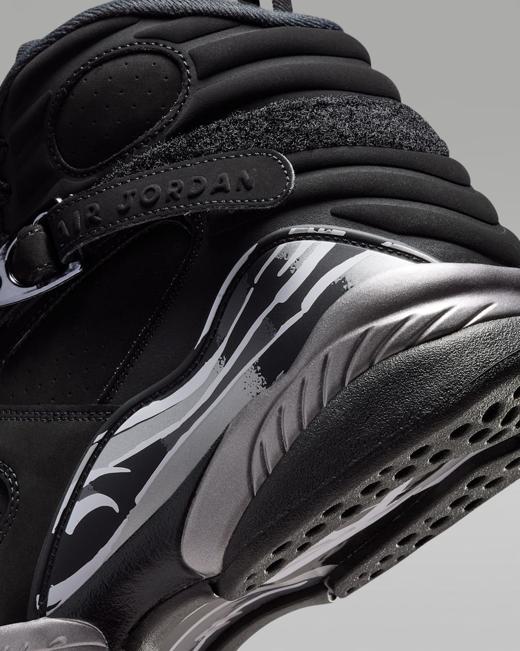 Chrome — Air Jordan 8 Retro 305381-007