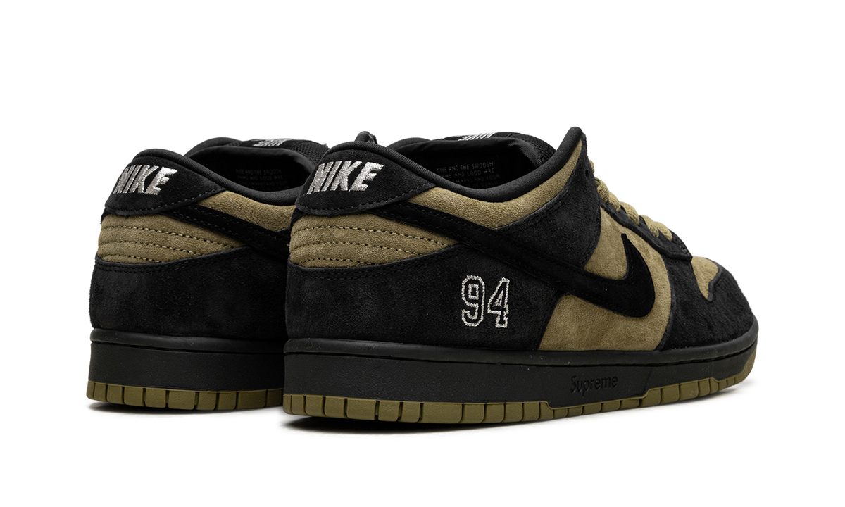 "Supreme - Camper Green" SB Dunk Low HQ8487 300 - product image from the listing.