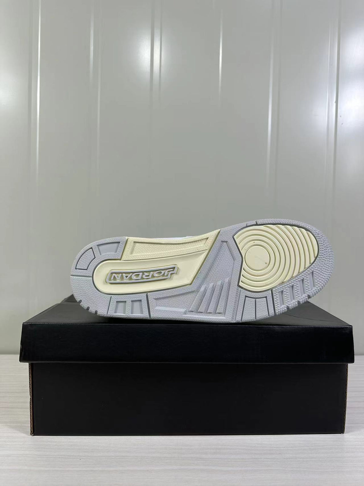 Jordan Legacy 312 Low White HJ9199-111 Trainers - product image from the listing.