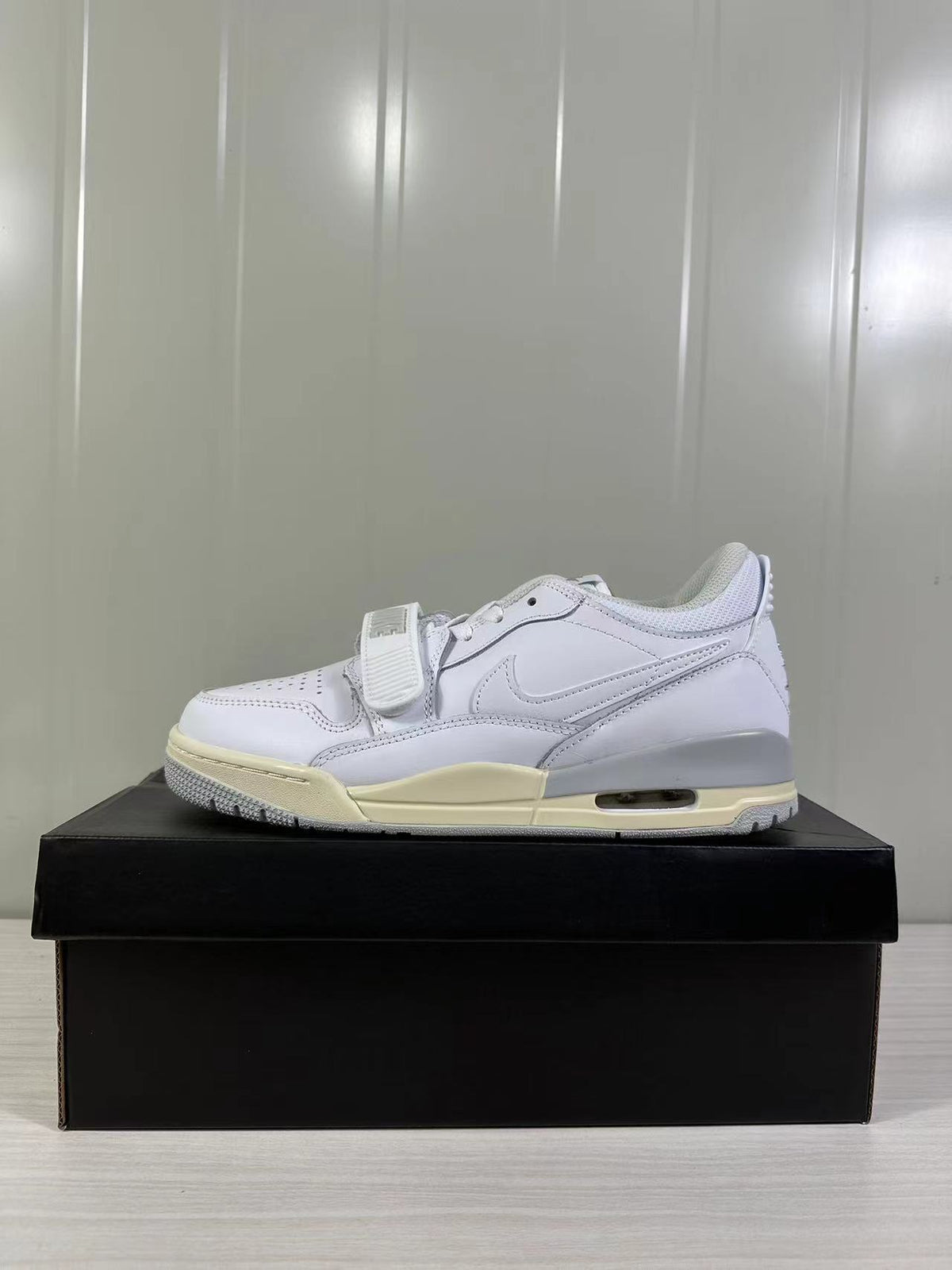 Jordan Legacy 312 Low White HJ9199-111 Trainers - product image from the listing.
