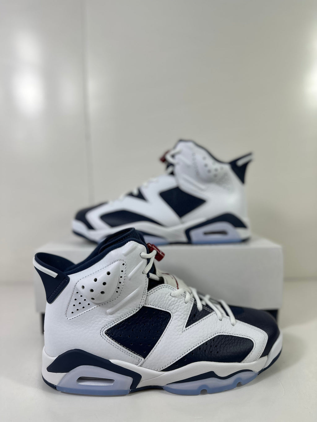 Air Jordan 6 Retro Olympic London Sneakers White Navy CT8529-164 - product image from the listing.