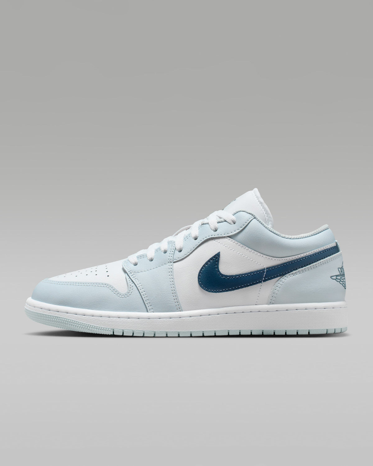 Aura/White — Air Jordan 1 Low 553558-400