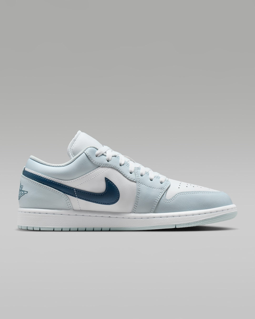 Aura/White — Air Jordan 1 Low 553558-400