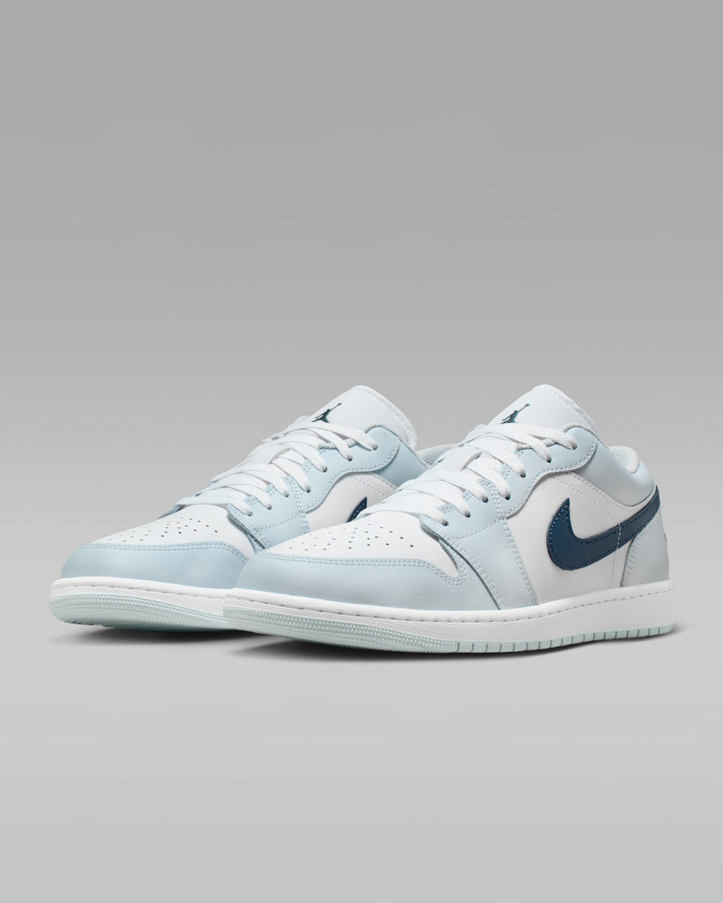 Aura/White — Air Jordan 1 Low 553558-400