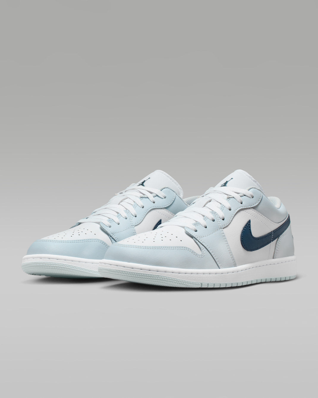 Aura/White — Air Jordan 1 Low 553558-400