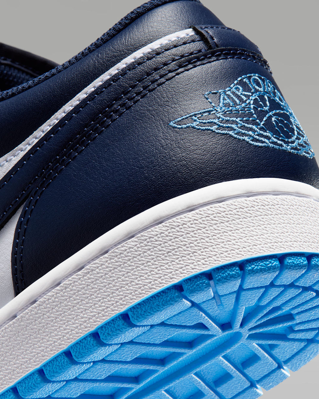 Midnight Navy White — Air Jordan 1 Low Sneakers 553558-404