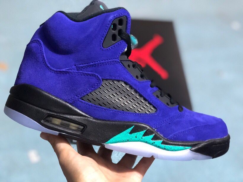 Jordan 5 Retro Sneakers in Purple Black - product image from the listing.