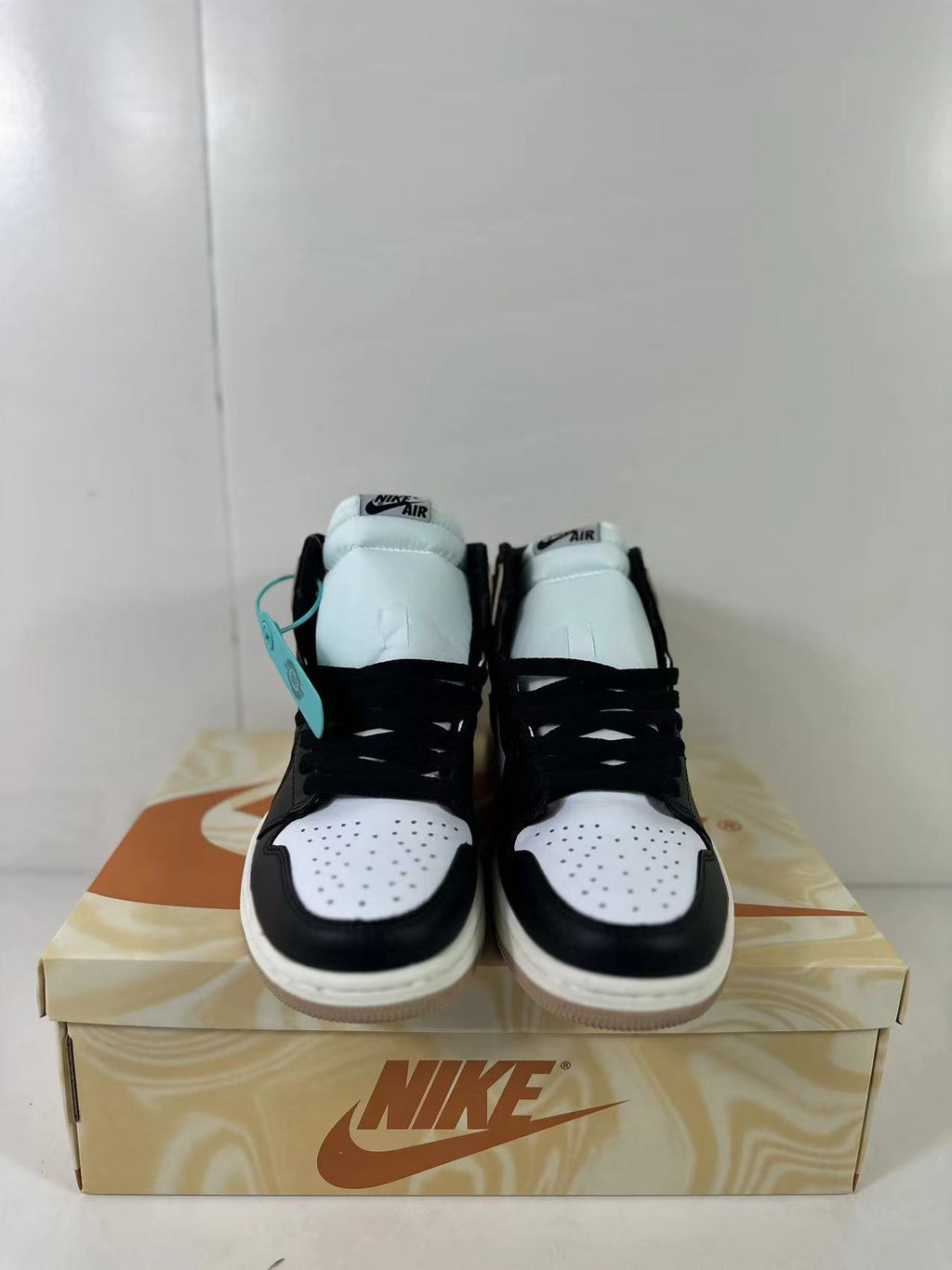 Air Jordan 1 High OG Sneakers Brown Black FD2596-021 - product image from the listing.