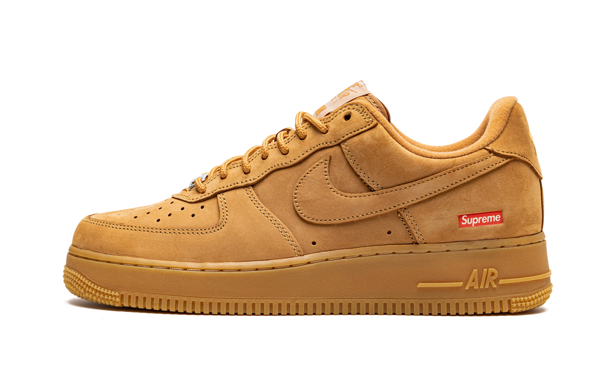 "Supreme - Wheat" Air Force 1 Low SP DN1555 200 - product image from the listing.