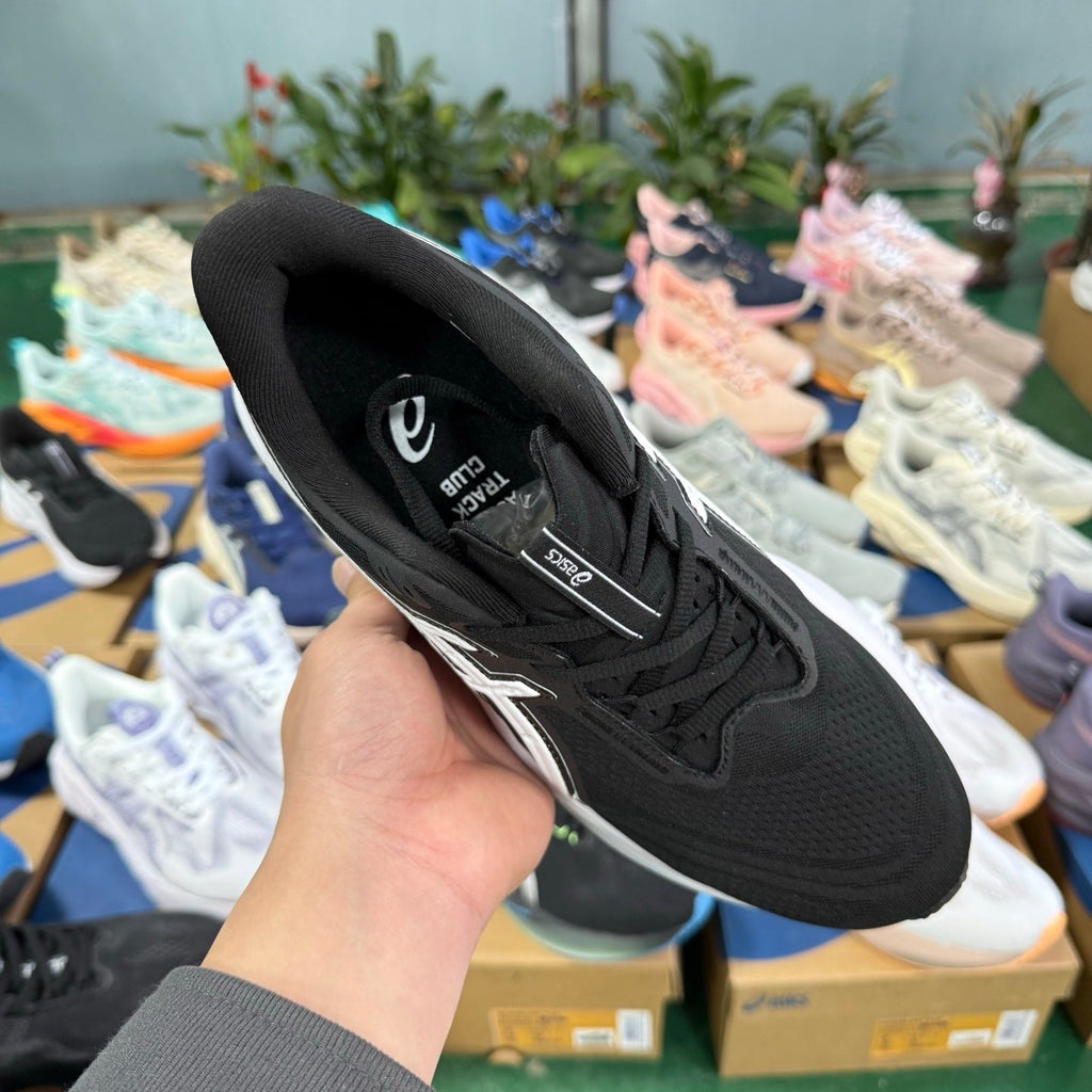 ASICS NOVABLAST 5 LE Running Shoes in Black and White - product image from the listing.
