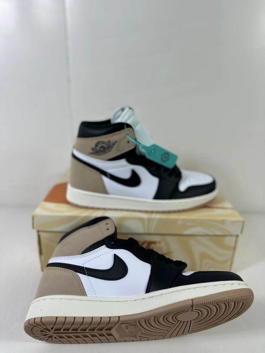 Air Jordan 1 High OG Sneakers Brown Black FD2596-021 - product image from the listing.