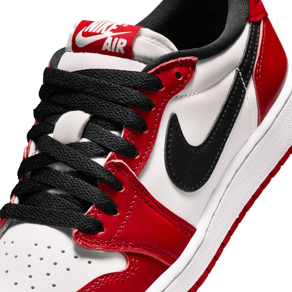 Chicago — Air Jordan 1 Retro Low Gradeschool — product image