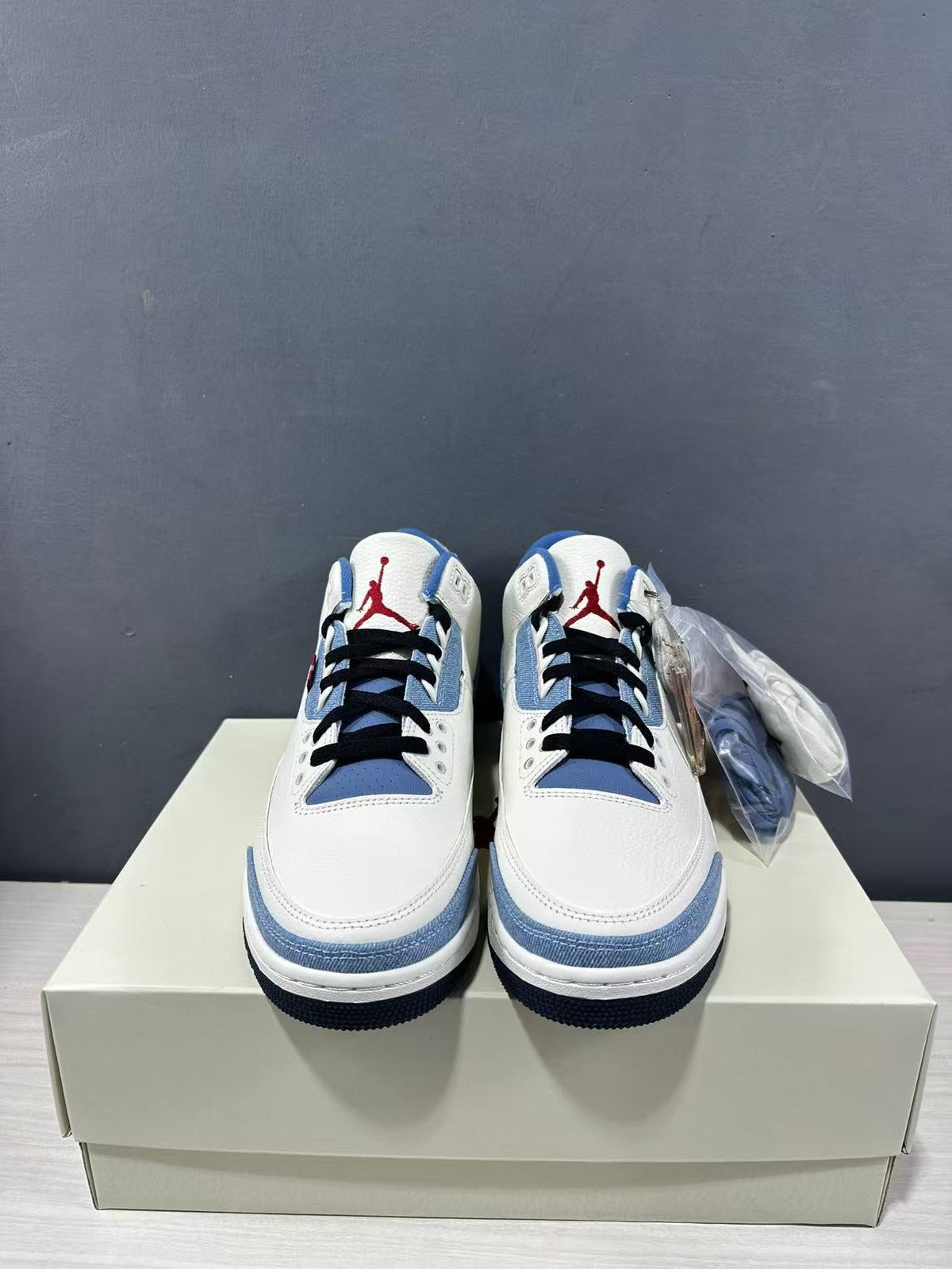 Air Jordan 3 Retro SP Sneakers White Blue IR0912-400 - product image from the listing.