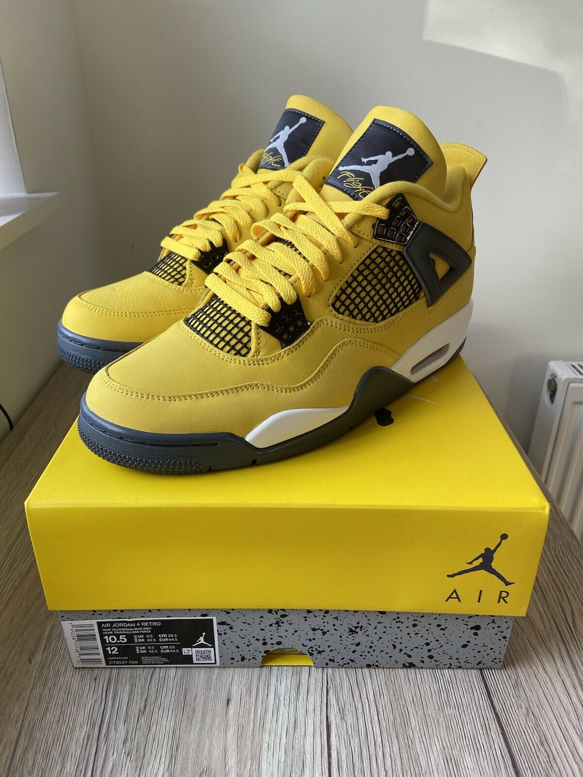 Lightning (2021) — Jordan 4 Retro