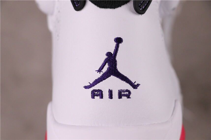 Air Jordan 6 Hare White Red Sneakers CT8529-062 - product image from the listing.