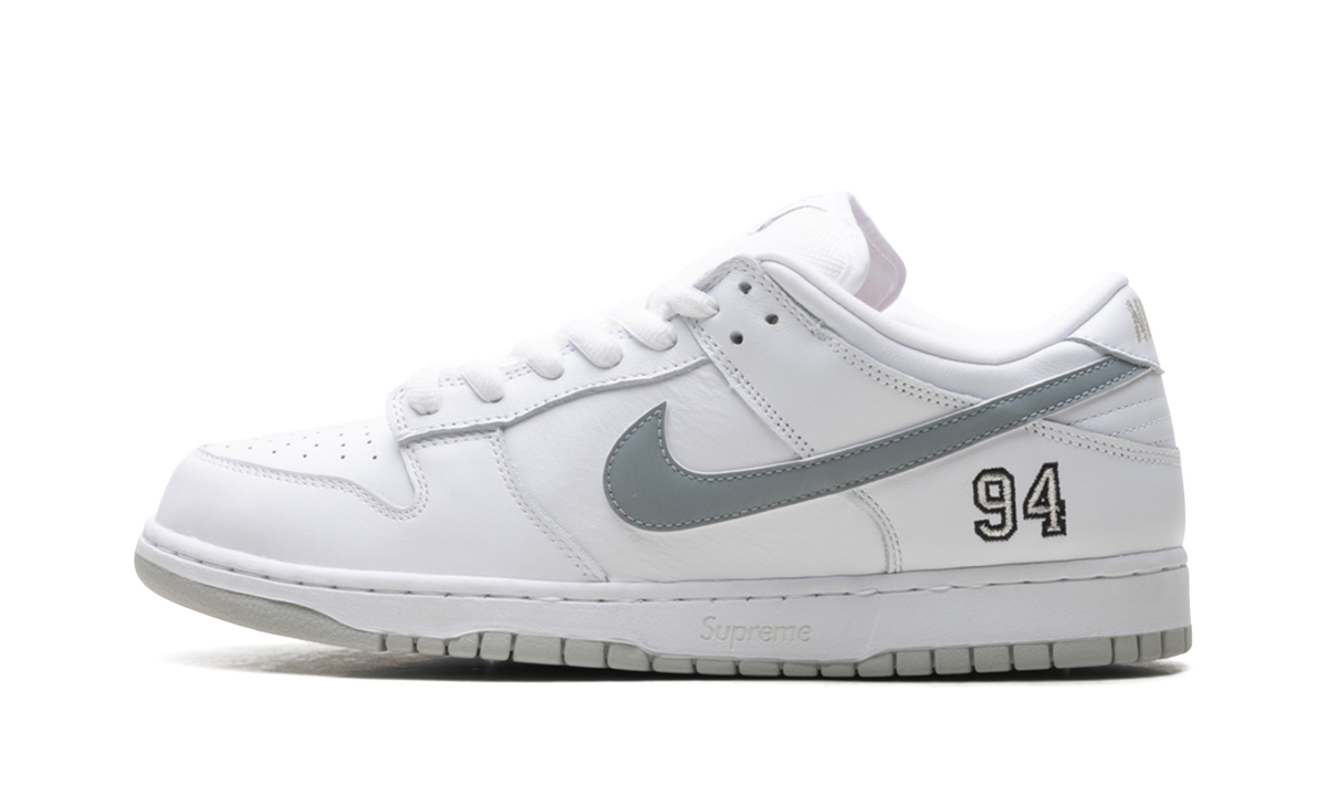 "Supreme - White" SB Dunk Low HQ8487 100 - product image from the listing.