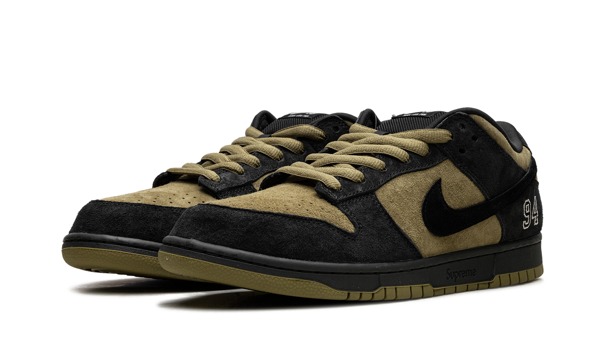 "Supreme - Camper Green" SB Dunk Low HQ8487 300 - product image from the listing.