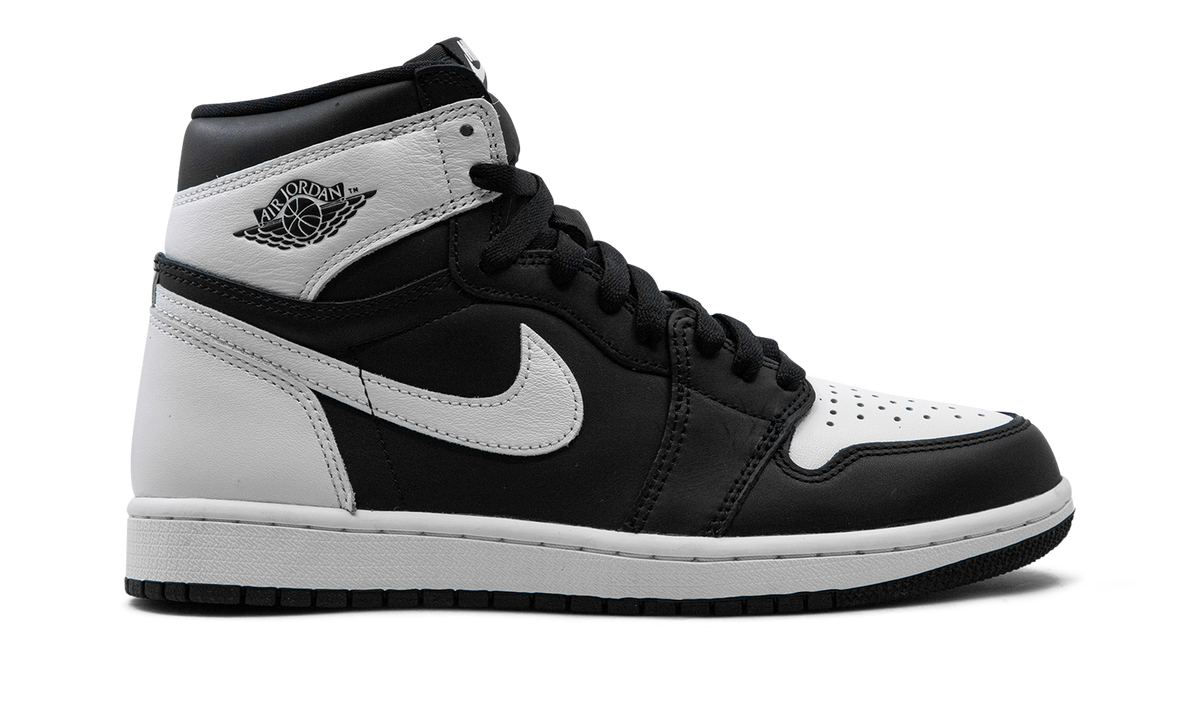 "Reverse Panda" Air Jordan 1 Retro High OG DZ5485 010 - product image from the listing.