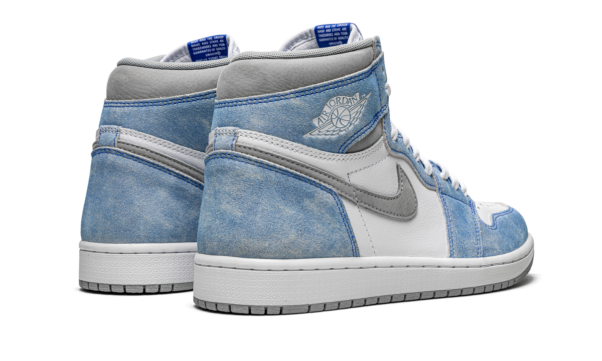 "Hyper Royal" Air Jordan 1 Retro High OG 555088 402 - product image from the listing.