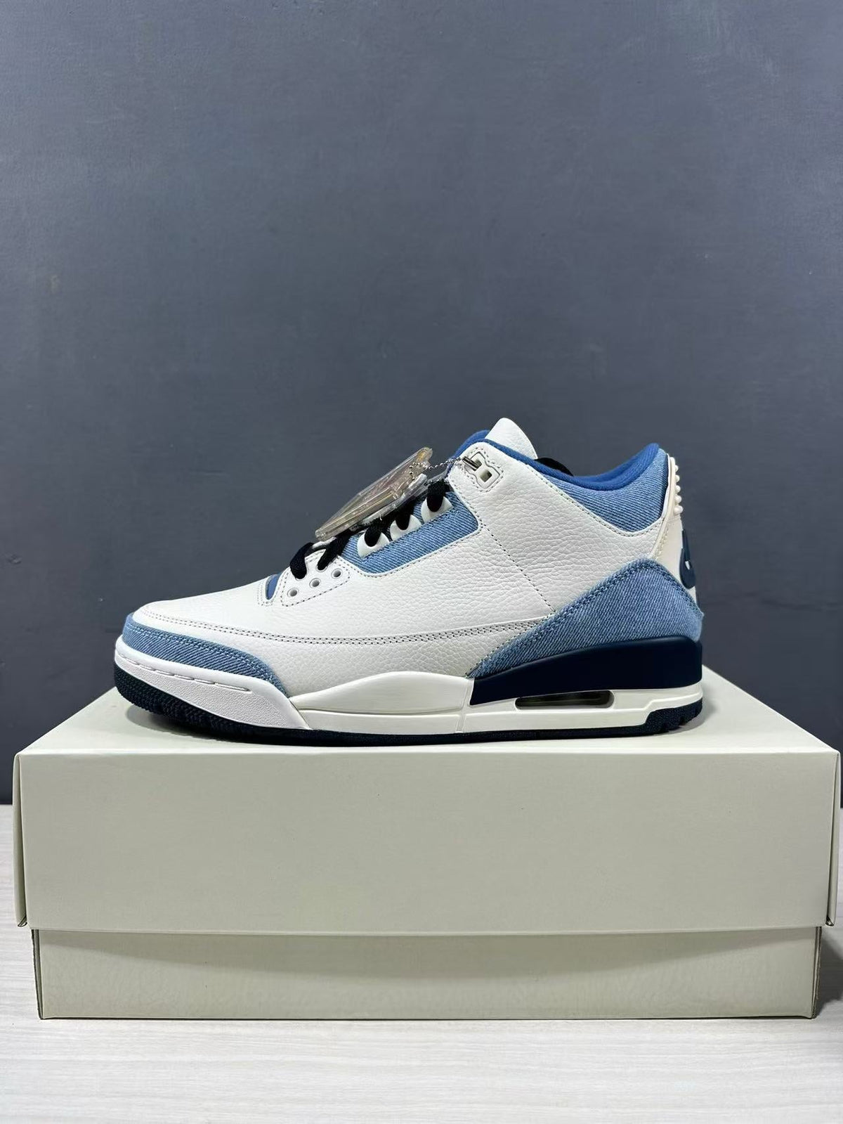 Air Jordan 3 Retro SP Sneakers White Blue IR0912-400 - product image from the listing.