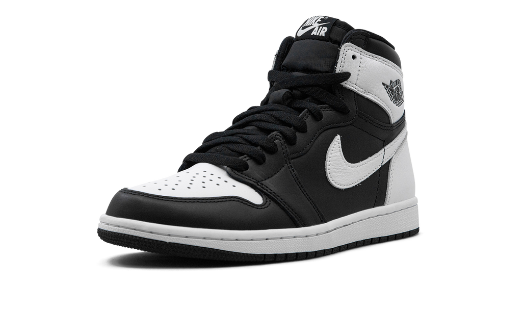 "Reverse Panda" Air Jordan 1 Retro High OG DZ5485 010 - product image from the listing.