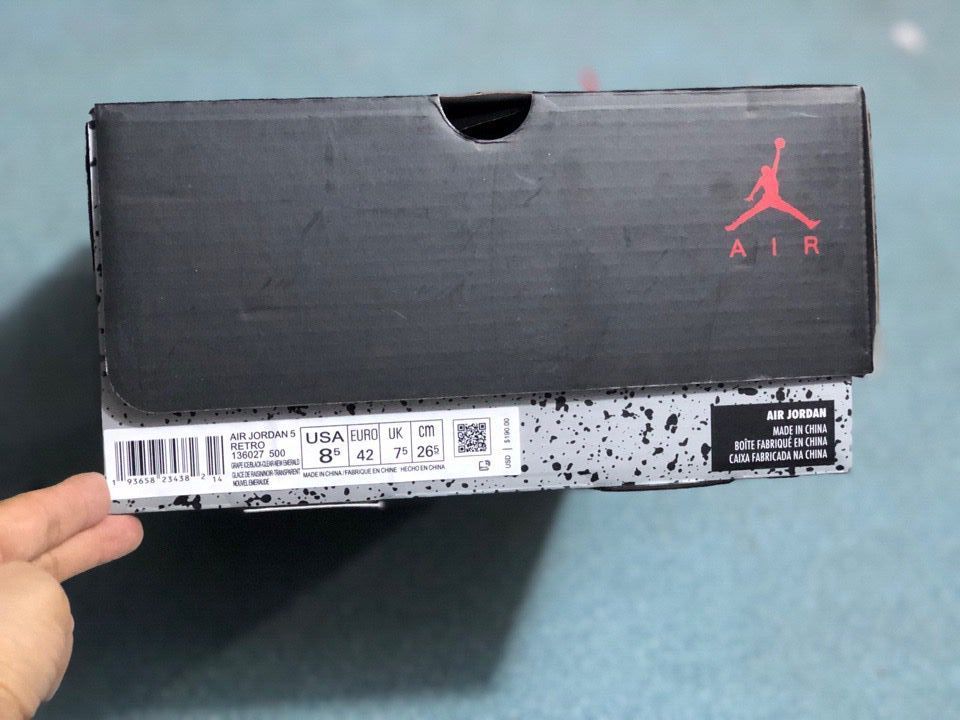 Jordan 5 Retro Sneakers in Purple Black - product image from the listing.