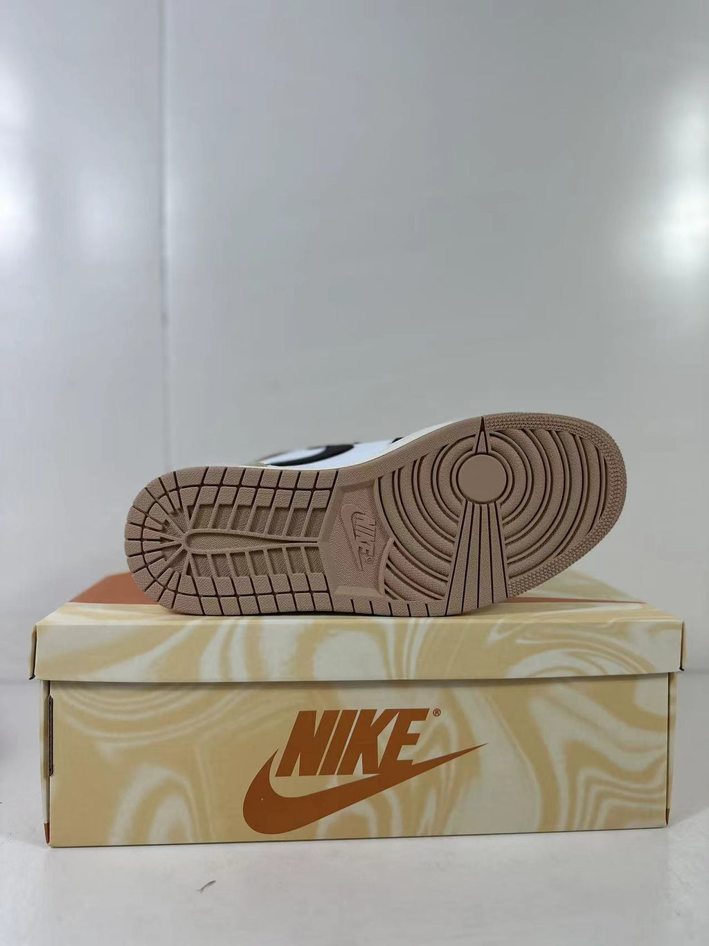 Air Jordan 1 High OG Sneakers Brown Black FD2596-021 - product image from the listing.