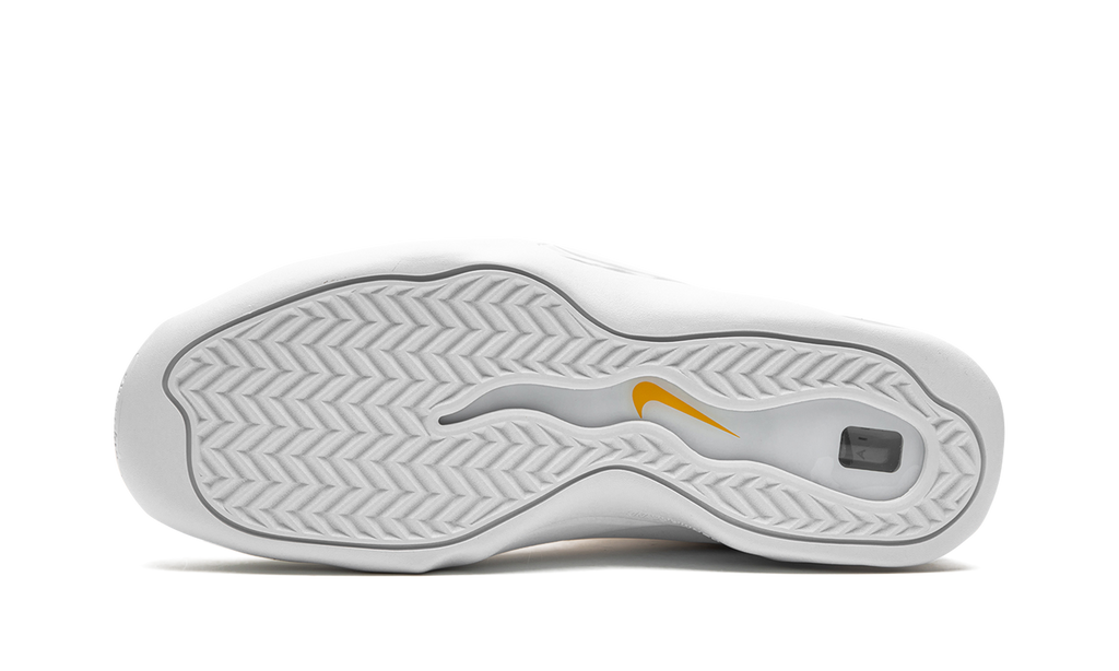 "Supreme - White" Air Bakin SP DX3292 100 - product image from the listing.