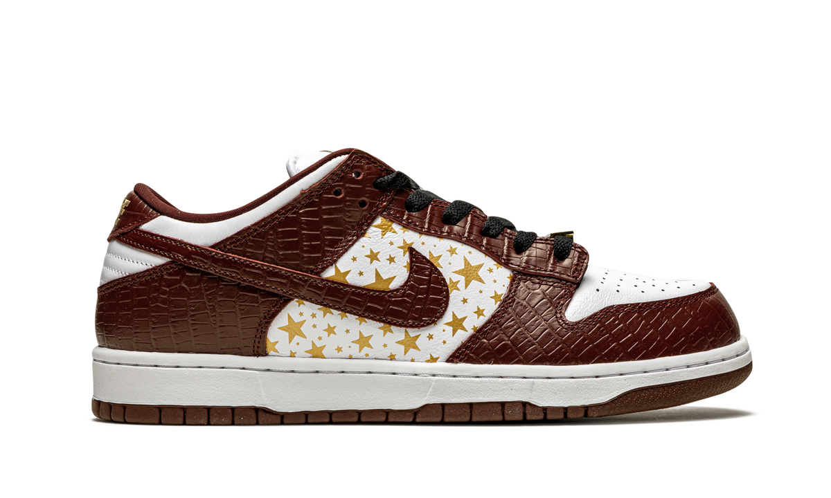 "Supreme - Stars - Barkroot Brown" SB Dunk Low DH3228 103 - product image from the listing.