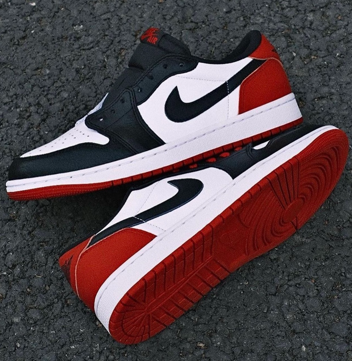Black Toe — Jordan 1 Retro Low OG