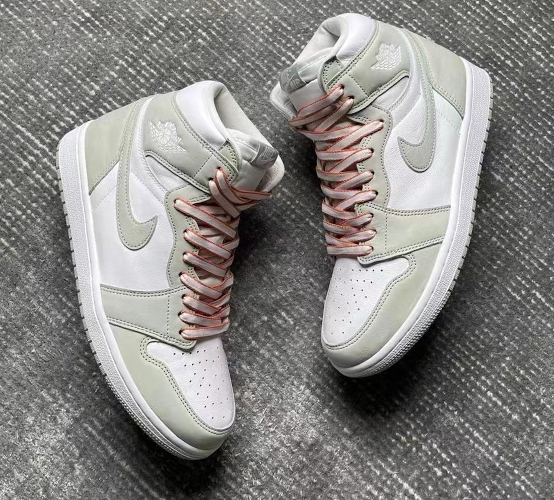 Seafoam (W) — Jordan 1 High OG