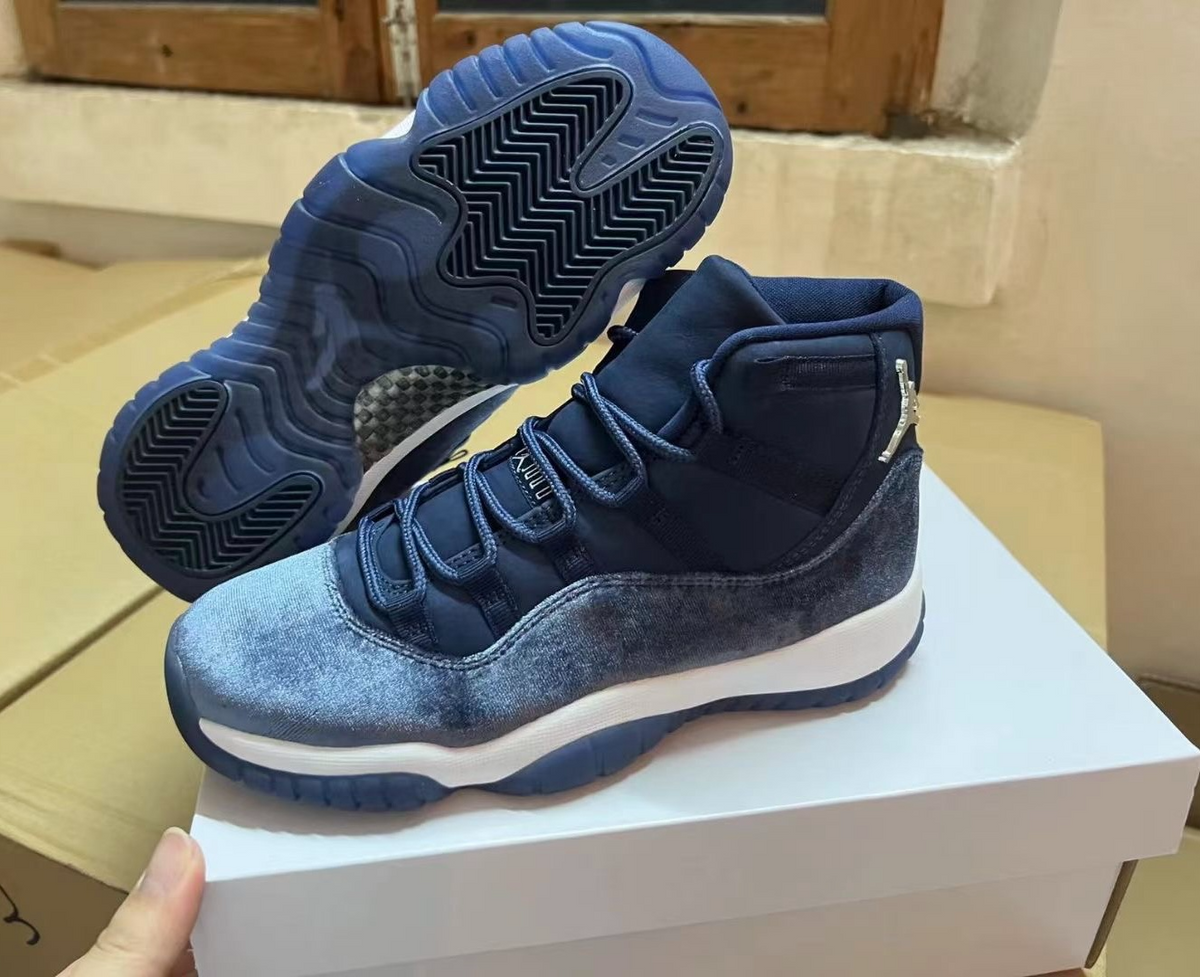 Midnight Navy (W) — Jordan 11 Retro