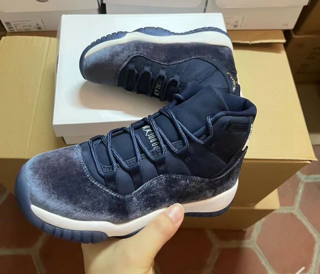 Midnight Navy (W) — Jordan 11 Retro